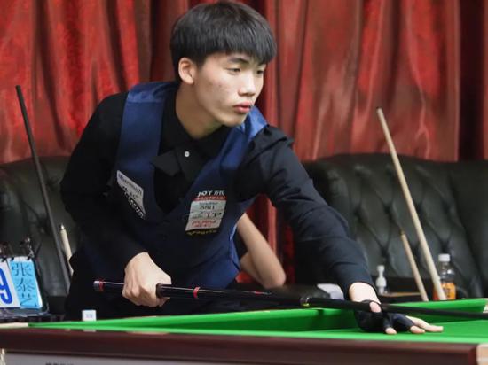 争对手中脱 争对手中脱